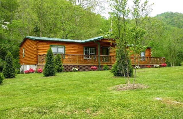 Creekside cabina, cabina confortable con vistas a la trucha de arroyo