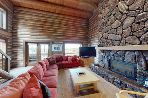 Crescent Cabin in the Woods