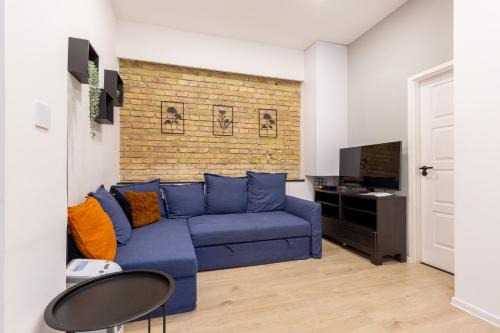 CS14 Silver Apartment