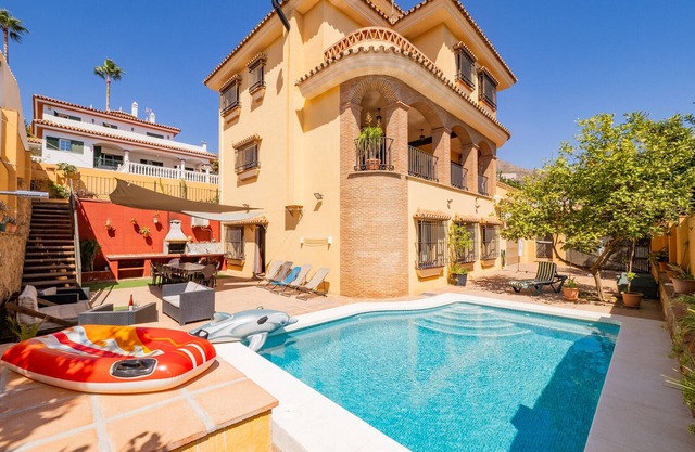 Cubo's La Era House Benalmadena Pueblo / piscina privada / familiar