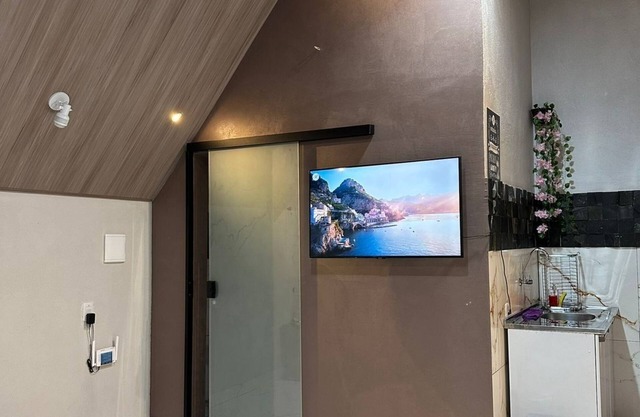 Cuddle Cottage