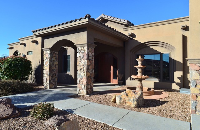 Custom Cruces Tuscan Home - Minutos de compras, campo de golf, montañas y más