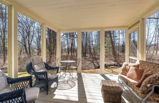 Custom Retreat within steps to Cape Neddick Beach