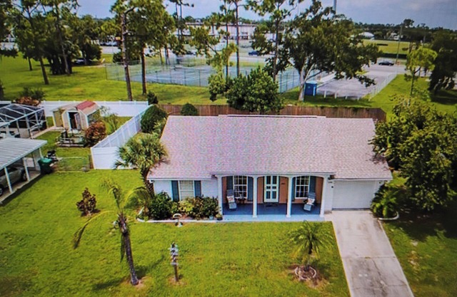 Cute, comfy, convenient 2-bedroom house in fantastic Port Charlotte
