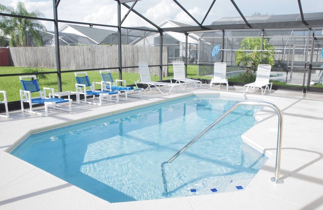 ¡Especial! Cerca de Disney World: 4BR / 2BA Pool Home + Internet gratis