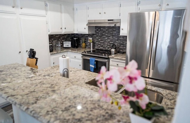 CYPRESS CHARM: 3-BEDROOM TOWNHOME w/ GARAGE, PRIVATE PATIO & COMMUNITY POOLS p33