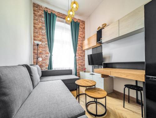 Dąbrowskiego Modern City Center Studio by BookingHost