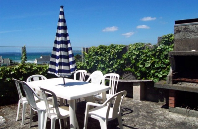 D8004- VILLA CON VISTAS AL MAR CON GRAN JARDIN A 150 M DE LA PLAYA DE PORS-AR-VAG