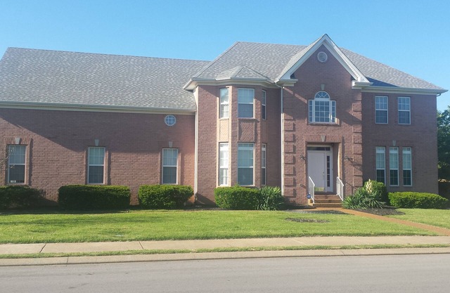 David's Fun House - Sleeps 24. Pool Table, Ping Pong, Piano. 5 Bedrooms, 3 Baths