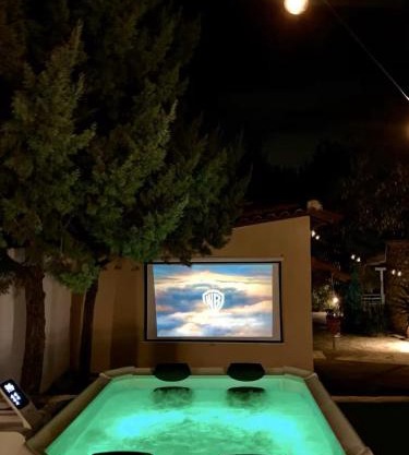 Daydream Nature Home - Hot Tub & Cinema Experience
