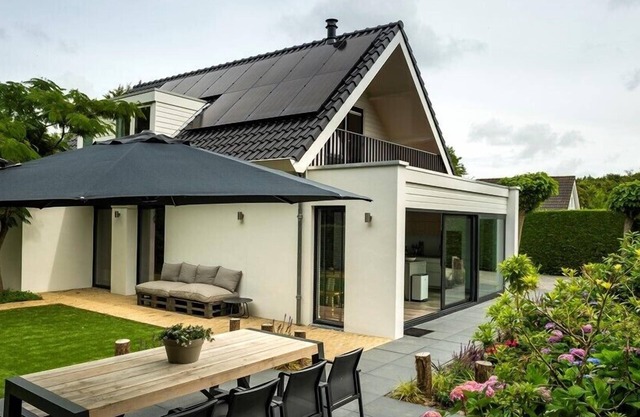 De Bongerd 63 luxury holiday villa in Renesse near beach and sea