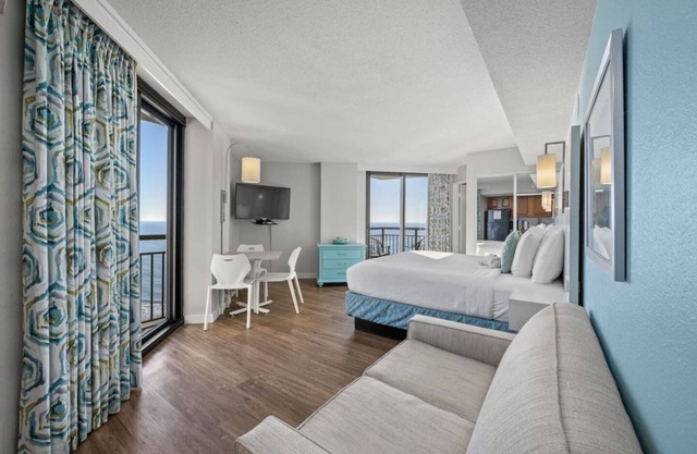 DEJA VIEW !! FABULOSAMENTE ACTUALIZADO SUITE KING FRIENDLY PET, 2 BALCONES FRENTE AL MAR