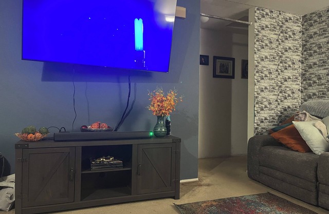 Del Mar - Cozy, Beach 5mi - 3-bedroom / 2 Bath