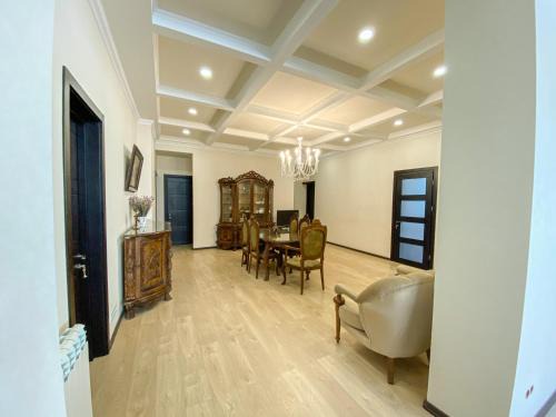 Delisi Privet House