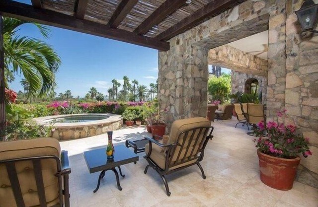 Deluxe 3 BR Villa w/ Private Pool, WiFi, Jacuzzi, Spa Services & Tennis Courts