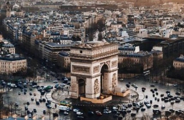Deluxe Room With Aircon In Champs Elysees
