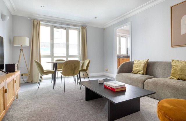 Deluxe Stratford 2BR w/ Security & Gym, nr Train Station, by Blueground