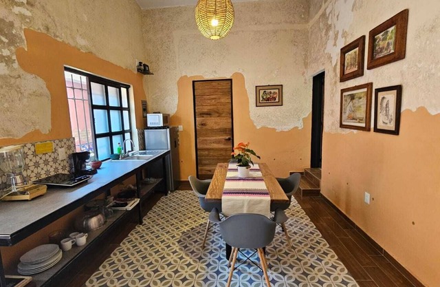 Hermoso departamento independiente recién remodelado