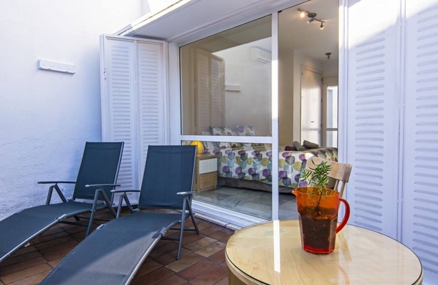 DescubreHome Sol Casco Antiguo, Terraza Privada