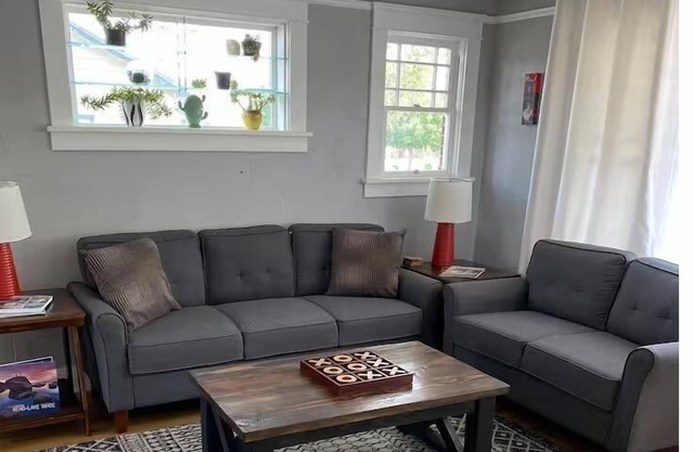 Desert Gold - A Midtown Treasure - Reno, NV