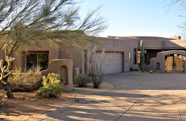 Desert Mountain Custom Home con piscina y spa