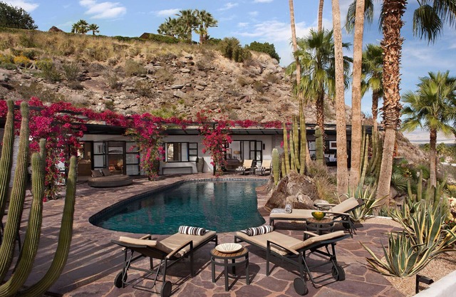 Oasis en el desierto con vistas despejadas de 360 ° de Palm Springs y las montañas