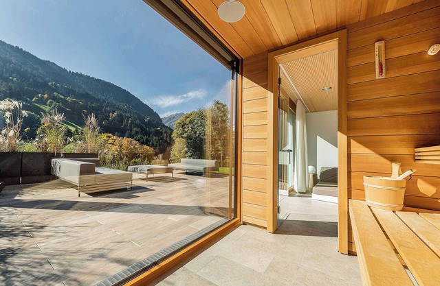 Exclusive Chalet: Spa & Mountain Views by Ski Lift