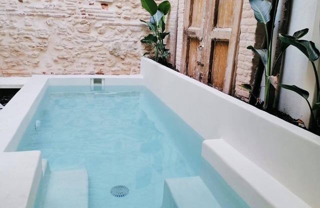 Casa de diseño con piscina privada cerca del mar