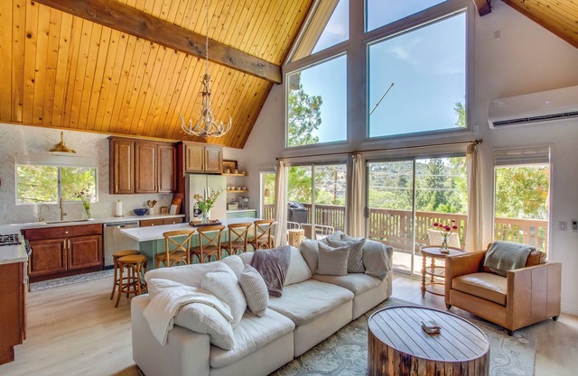 Designer A-frame in Lake Arrowhead w/ Game Room