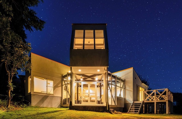 Designer private villa located in a quiet villa ar / Ito Shizuoka