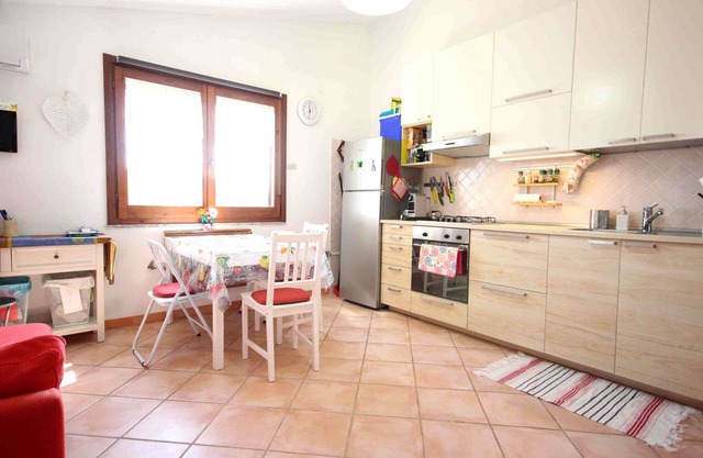 Detached vacation home with garden, WiFi, air conditioning, near sandy beach