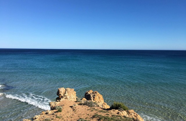 Elegante villa panorámica con piscina comunitaria cerca de chía y playa