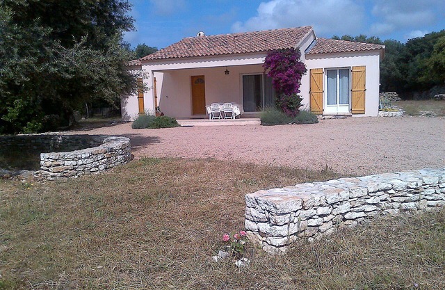 Chalet independiente en un terreno privado y vallado de 5000 m².