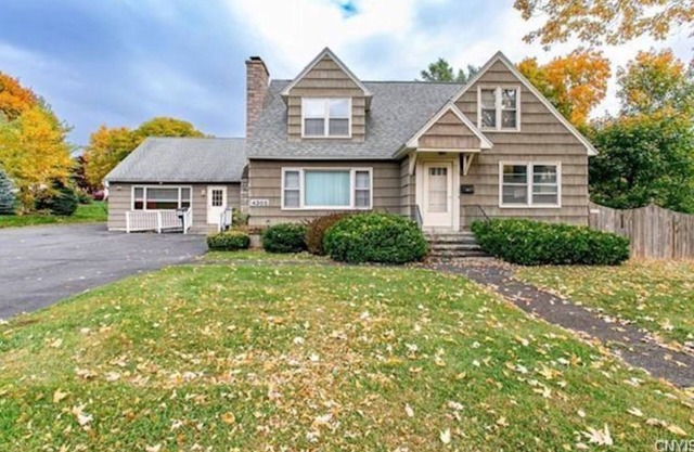Two bedroom, 1 full bathroom, close to hospitals, Syracuse University