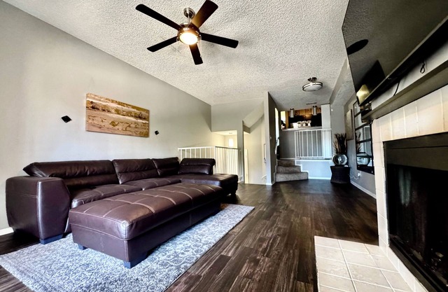 DFW Townhome w/Garage access 15 min from airport