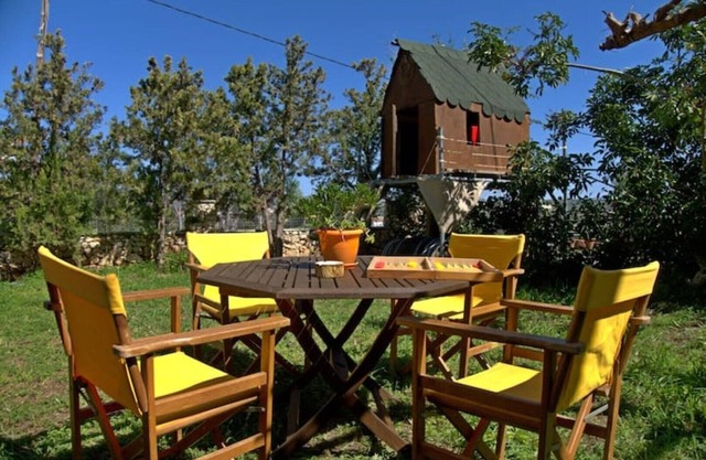 Diamant's place with treehouse garden