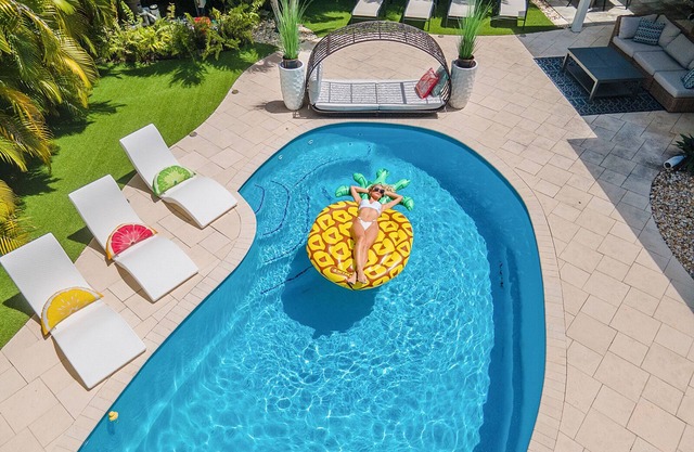 DIAMOND ESTATES: FT LAUDERDALE - 4 QUEEN, 2 FULL, 2 FULL BATH, POOL & PATIO AREA