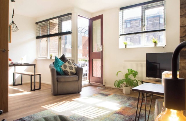 Diamond House, Sheffield: Lovely 3 bedroom centrally-located, industrial styled.