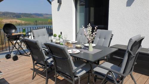 diemelblick acht - Ferienhaus für 6 Personen mit Sauna, Garten und Dachterrasse - Wäschepakete inklusive!