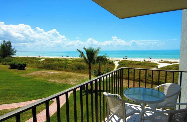 Fabuloso condominio con vista al Golfo, piscina climatizada, tejo, barbacoa, lanai, internet