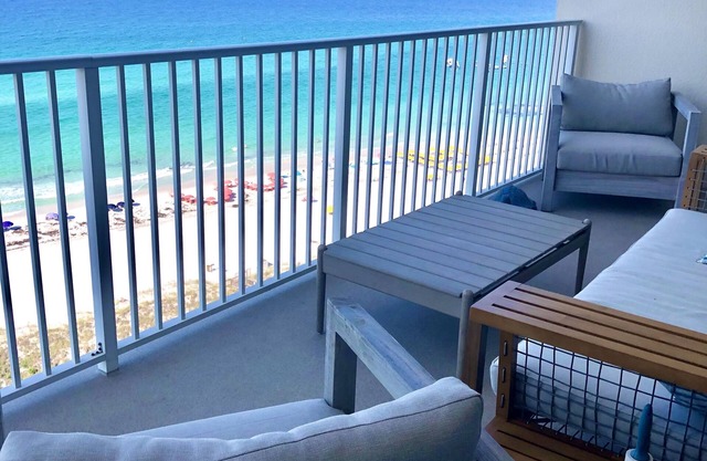 El Día del Trabajo acaba de abrir: vistas directas al mar frente al mar