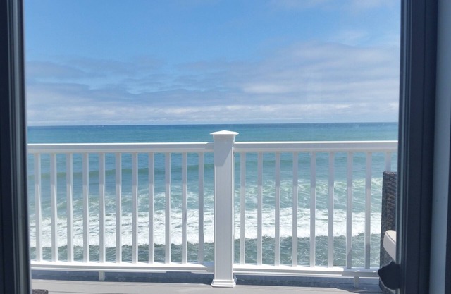 Directo Ocean Front Home, completamente reformado, arriba a abajo en 2015