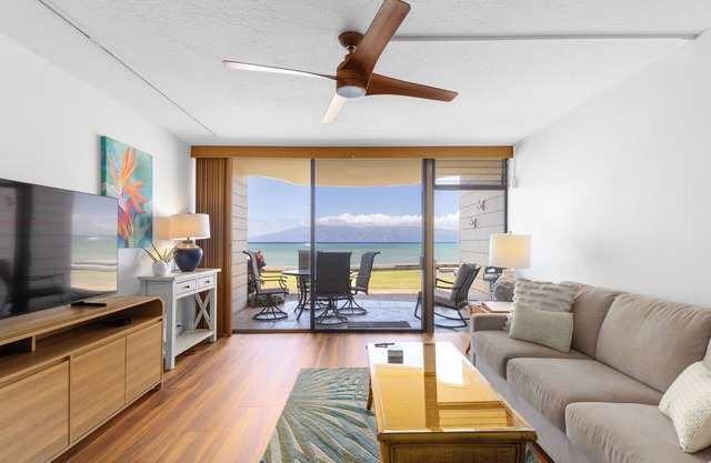 Direct Oceanfront AC Lanai Views Peaceful West Maui Stay