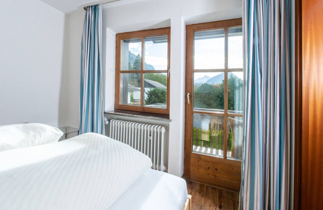 Directly in Oberstdorf, quiet location, mountain railways can be booked for free in summer