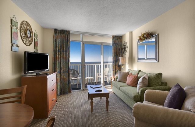 Directamente frente al mar, King en Family Resort + privilegios oficiales de alquiler en el lugar