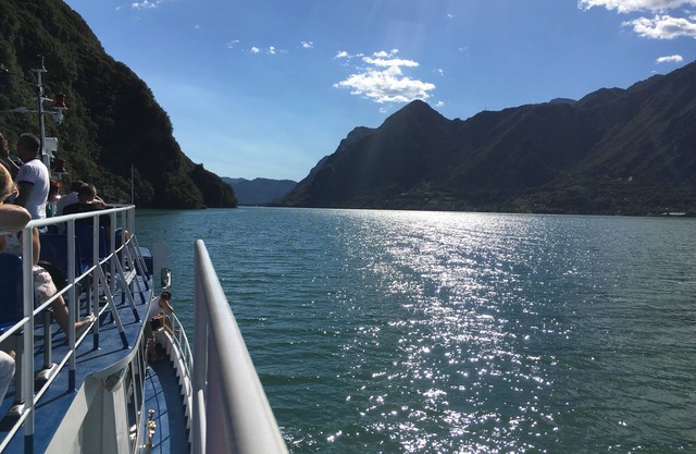DIRECTAMENTE EN EL LAGO / PLAYA, hasta 7 personas, con amplio jardín, piscina y excelente ubicación