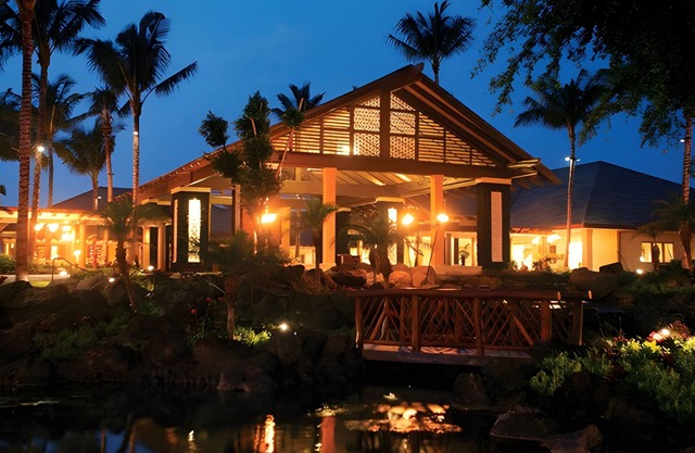 Discover renewal and relaxation or golf in 2-bedroom resort in Waikoloa