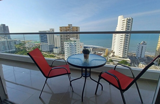 Disfruta Hermoso Condominio en Cartagena con Vista Mar Caribe! Playa a 2 minutos