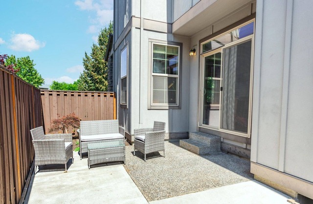 Divine Bethany 2BR w/ Pool, nr Brewery, Garden & Golf, by Blueground