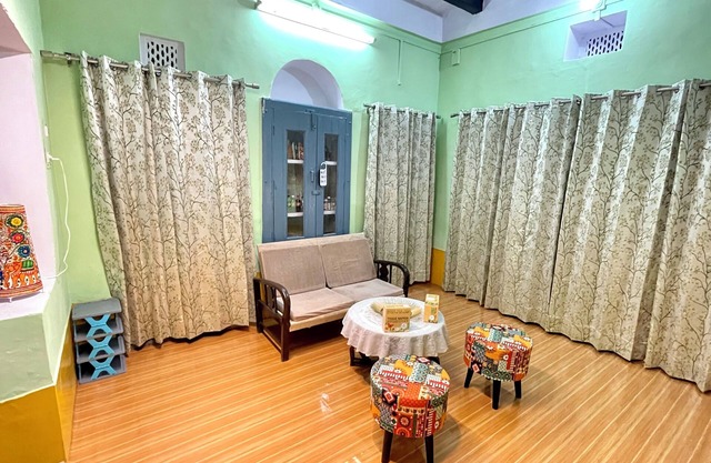 Divine Stay- Exclusive 2BHK- SuperHost- Varanda